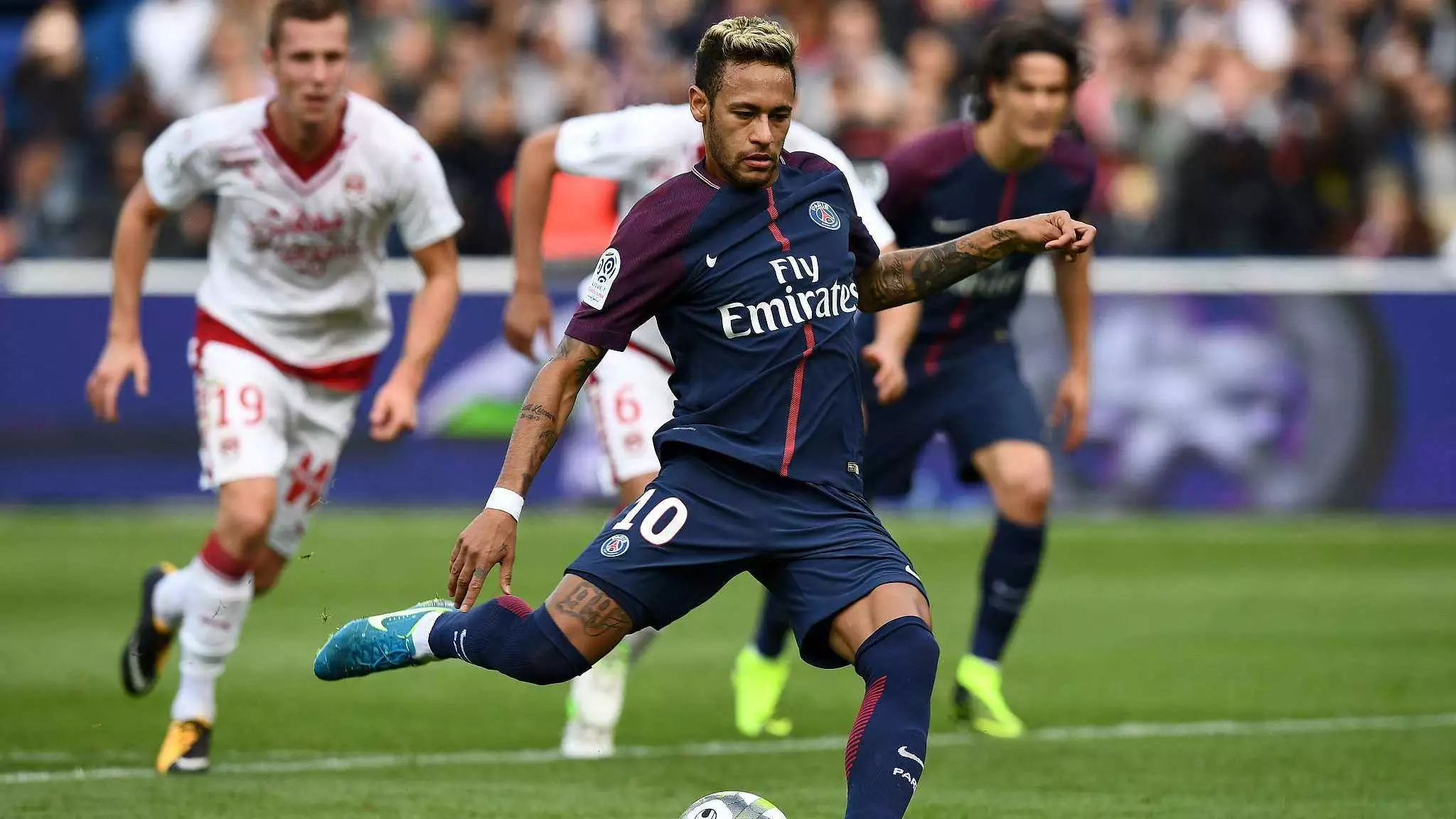 詹姆斯强调：竞技是48分钟精细对决，罚球失利不应过度忧虑